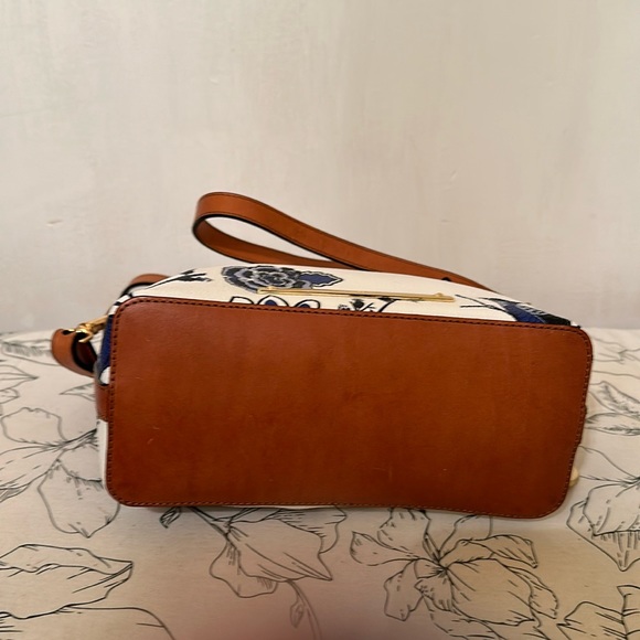 Handbag - Picture 7 of 9